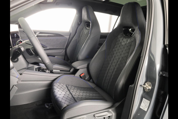 Volkswagen Tayron 1.5 eHybrid R-Line Edition 272 pk Automaat (DSG) | Navigatie | Panoramadak | Parkeersensoren (Park assist) | Achteruitrijcamera | Black Style pakket | R-Line |