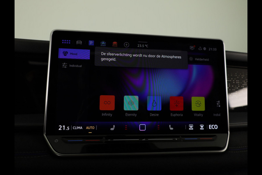 Volkswagen Tayron 1.5 eHybrid R-Line Edition 272 pk Automaat (DSG) | Navigatie | Panoramadak | Parkeersensoren (Park assist) | Achteruitrijcamera | Black Style pakket | R-Line |