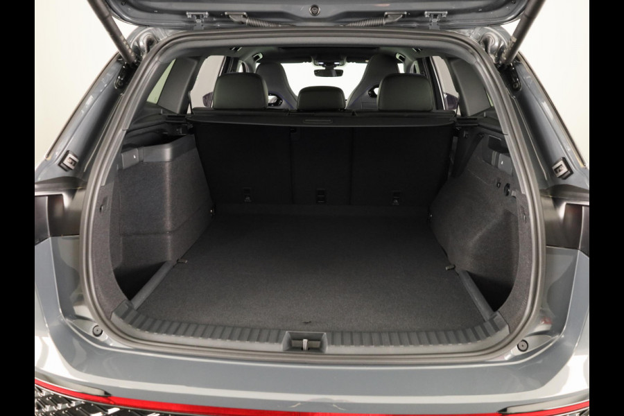 Volkswagen Tayron 1.5 eHybrid R-Line Edition 272 pk Automaat (DSG) | Navigatie | Panoramadak | Parkeersensoren (Park assist) | Achteruitrijcamera | Black Style pakket | R-Line |