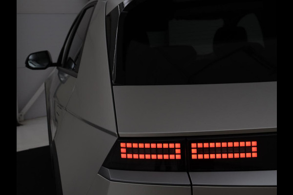 Hyundai IONIQ 5 Style 73kWh | SOH 95% | 3-Fase | Warmtepomp | Stoelverwarming | Adaptive cruise | Camera | Carplay | Keyless | Full LED | Digital Cockpit | Climate control | Gravity Gold Matte