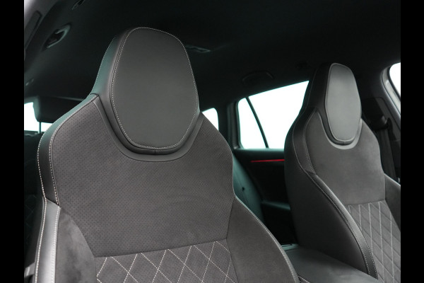 Škoda Superb Combi 1.4 TSI iV Sportline Business Plug In Hybrid 218pk Dealer O.H. PHEV | Trekhaak Af Fabriek | Adaptive Cruise | 360 Camera | Canton Audio | Alcantara Sportstoelen Memory & Verwarmd | Sfeerverlichting | Stuur Verwarmd | Keyless | Crystal LED | DAB |
