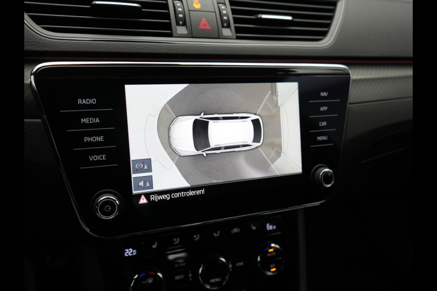 Škoda Superb Combi 1.4 TSI iV Sportline Business Plug In Hybrid 218pk Dealer O.H. PHEV | Trekhaak Af Fabriek | Adaptive Cruise | 360 Camera | Canton Audio | Alcantara Sportstoelen Memory & Verwarmd | Sfeerverlichting | Stuur Verwarmd | Keyless | Crystal LED | DAB |