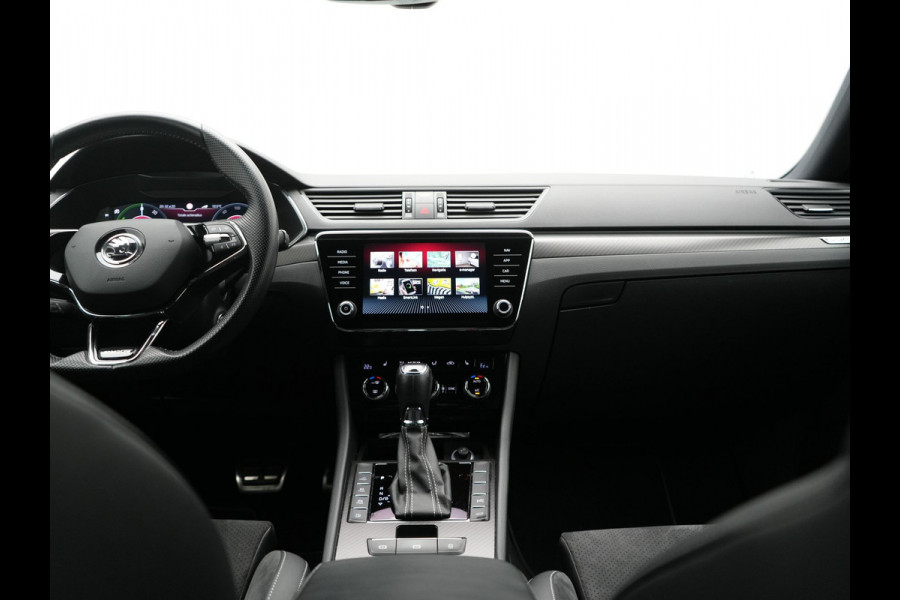 Škoda Superb Combi 1.4 TSI iV Sportline Business Plug In Hybrid 218pk Dealer O.H. PHEV | Trekhaak Af Fabriek | Adaptive Cruise | 360 Camera | Canton Audio | Alcantara Sportstoelen Memory & Verwarmd | Sfeerverlichting | Stuur Verwarmd | Keyless | Crystal LED | DAB |