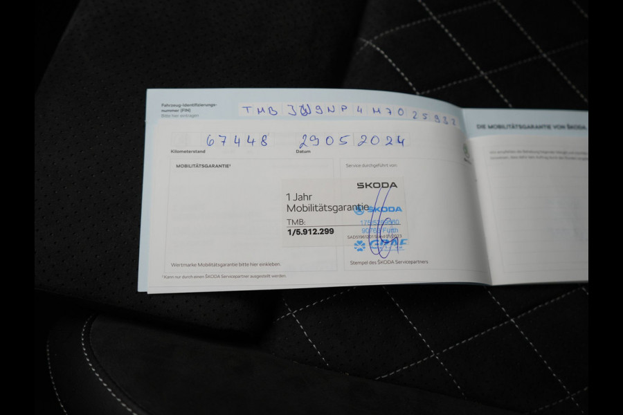 Škoda Superb Combi 1.4 TSI iV Sportline Business Plug In Hybrid 218pk Dealer O.H. PHEV | Trekhaak Af Fabriek | Adaptive Cruise | 360 Camera | Canton Audio | Alcantara Sportstoelen Memory & Verwarmd | Sfeerverlichting | Stuur Verwarmd | Keyless | Crystal LED | DAB |