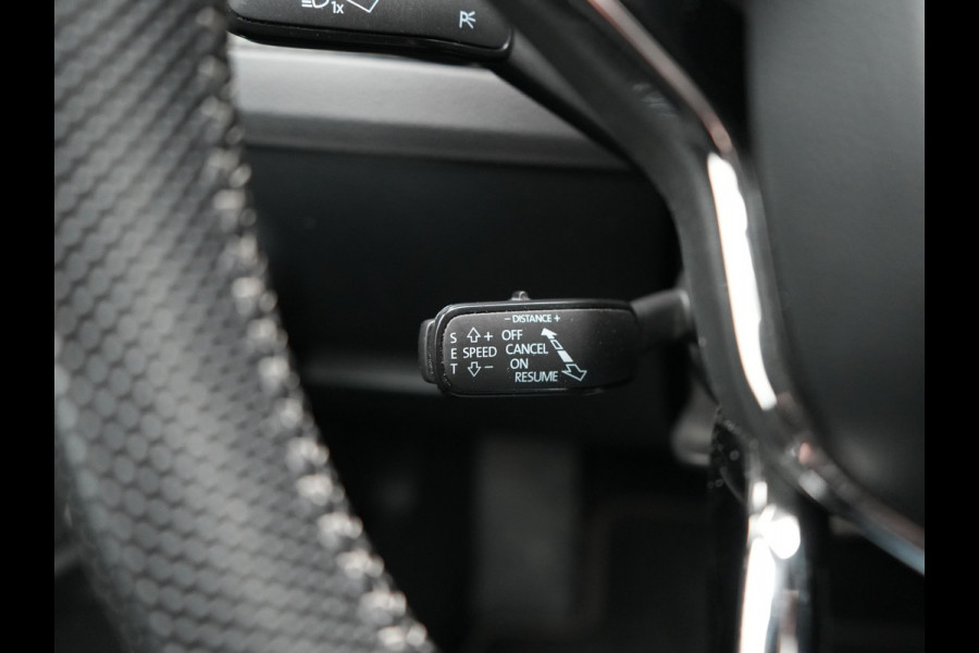 Škoda Superb Combi 1.4 TSI iV Sportline Business Plug In Hybrid 218pk Dealer O.H. PHEV | Trekhaak Af Fabriek | Adaptive Cruise | 360 Camera | Canton Audio | Alcantara Sportstoelen Memory & Verwarmd | Sfeerverlichting | Stuur Verwarmd | Keyless | Crystal LED | DAB |