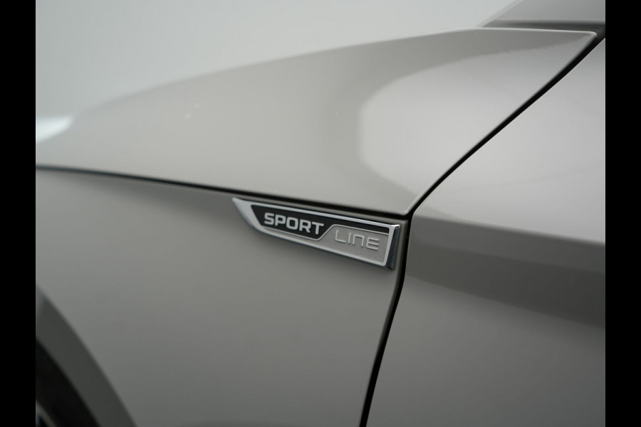 Škoda Superb Combi 1.4 TSI iV Sportline Business Plug In Hybrid 218pk Dealer O.H. PHEV | Trekhaak Af Fabriek | Adaptive Cruise | 360 Camera | Canton Audio | Alcantara Sportstoelen Memory & Verwarmd | Sfeerverlichting | Stuur Verwarmd | Keyless | Crystal LED | DAB |