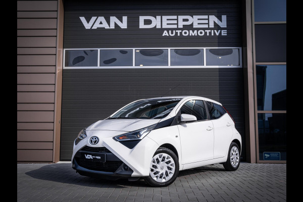 Toyota Aygo 1.0 VVT-i x-play - Automaat l NAP l Camera l App Carplay l Airco