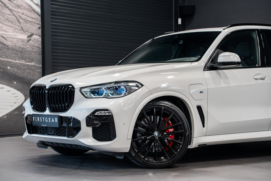 BMW X5 xDrive45e High Executive *M-Sport / Achteras-besturing / Panorama / Harman-Kardon / HUD / Stoelventilatie*