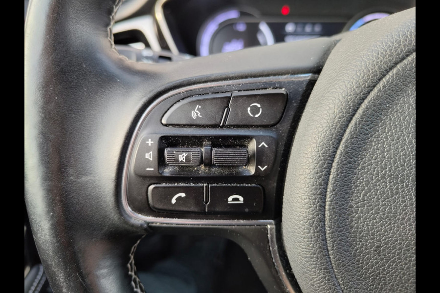 Kia e-Niro ExecutiveLine 64kWh SOH 100% Trekhaak Leder Warmtepomp Adap.Cruise Elek.Stoel+Memory JBL®-Audio Pdc Navi Ecc Camera Apple Carpla Stoelverwarming+Koeling Stuurverwarming Lmv Privacy Glas DAB Vess Lane Assist Blind Spot 1e Eigenaar Origineel Nederlandse Auto