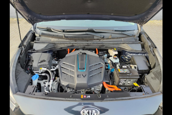 Kia e-Niro ExecutiveLine 64kWh SOH 100% Trekhaak Leder Warmtepomp Adap.Cruise Elek.Stoel+Memory JBL®-Audio Pdc Navi Ecc Camera Apple Carpla Stoelverwarming+Koeling Stuurverwarming Lmv Privacy Glas DAB Vess Lane Assist Blind Spot 1e Eigenaar Origineel Nederlandse Auto