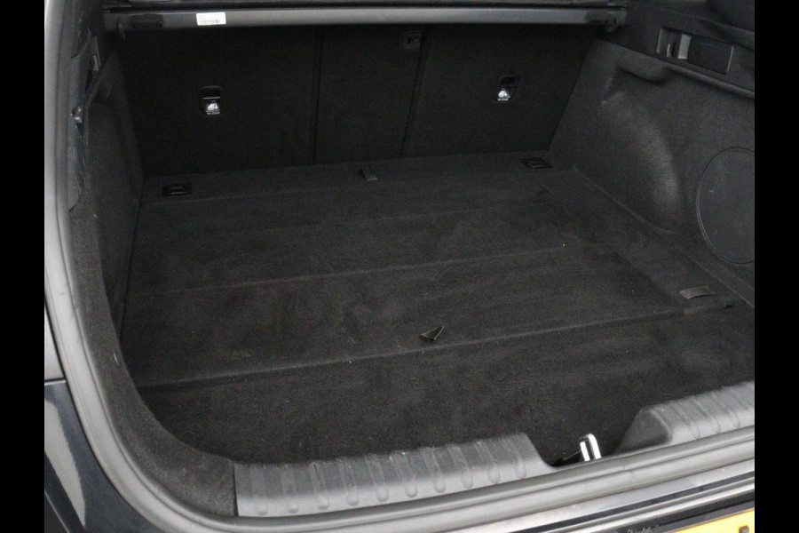 Kia ProCeed 1.6 T-GDI GT | 204pk | Panoramadak | Leder/Alcantara | Stoel & stuurverwarming | Trekhaak | Adaptive cruise | JBL Sound | Carplay | Camera | Navigatie | Full LED | Keyless | Achterbankverwarming