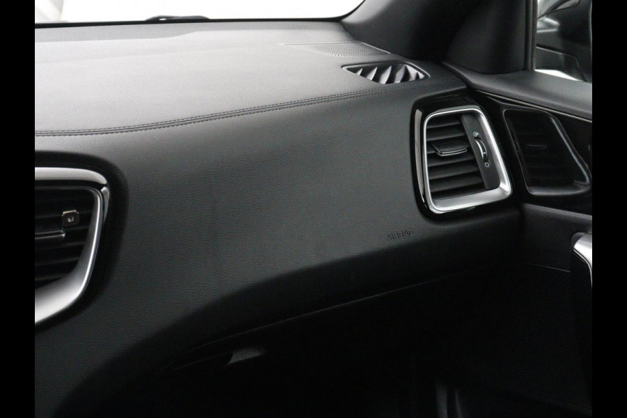Kia ProCeed 1.6 T-GDI GT | 204pk | Panoramadak | Leder/Alcantara | Stoel & stuurverwarming | Trekhaak | Adaptive cruise | JBL Sound | Carplay | Camera | Navigatie | Full LED | Keyless | Achterbankverwarming