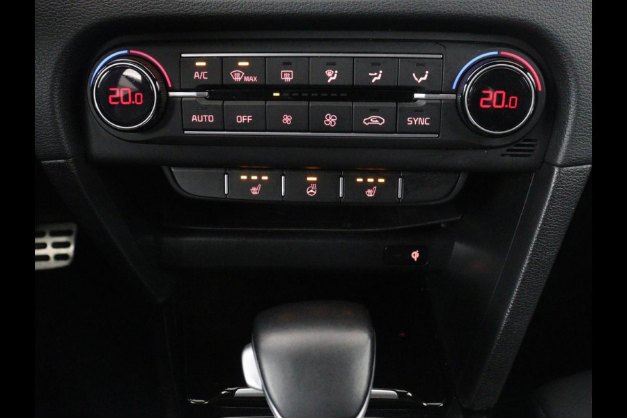 Kia ProCeed 1.6 T-GDI GT | 204pk | Panoramadak | Leder/Alcantara | Stoel & stuurverwarming | Trekhaak | Adaptive cruise | JBL Sound | Carplay | Camera | Navigatie | Full LED | Keyless | Achterbankverwarming