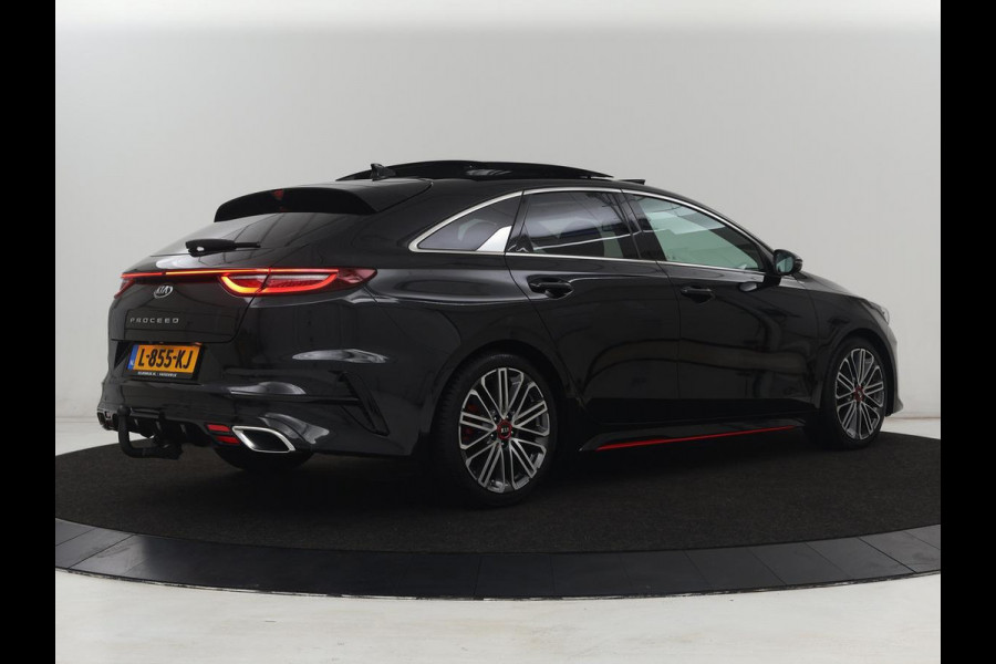 Kia ProCeed 1.6 T-GDI GT | 204pk | Panoramadak | Leder/Alcantara | Stoel & stuurverwarming | Trekhaak | Adaptive cruise | JBL Sound | Carplay | Camera | Navigatie | Full LED | Keyless | Achterbankverwarming