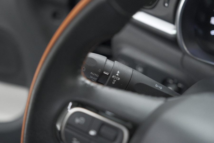 Citroën C3 PureTech 110 S&S Shine | Trekhaak | Parkeersensoren | Navigatie | Apple Carplay