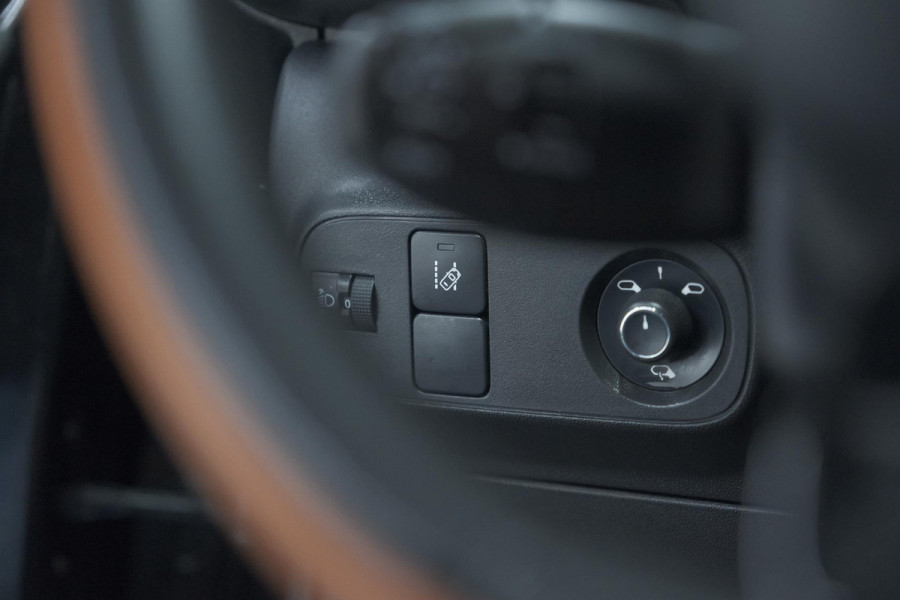 Citroën C3 PureTech 110 S&S Shine | Trekhaak | Parkeersensoren | Navigatie | Apple Carplay