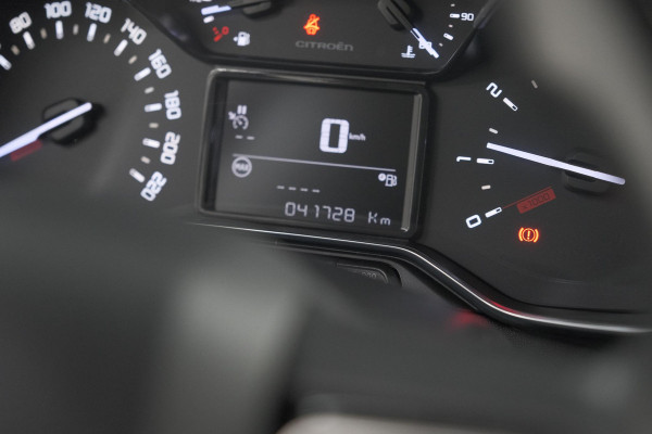 Citroën C3 PureTech 110 S&S Shine | Trekhaak | Parkeersensoren | Navigatie | Apple Carplay