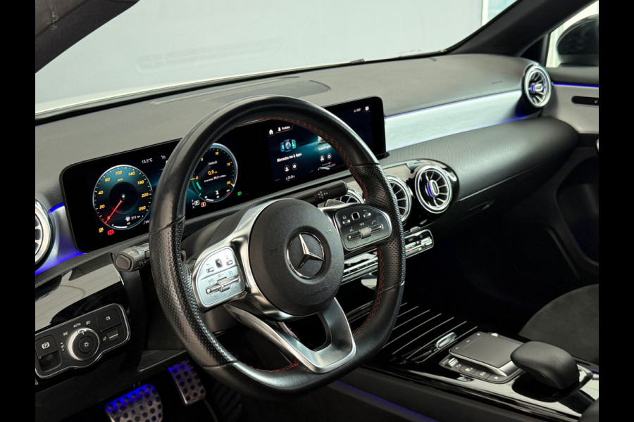 Mercedes-Benz A-Klasse 180 AMG Night Navi|Sfeer|Stoelverwarming|Dealer Onderhouden