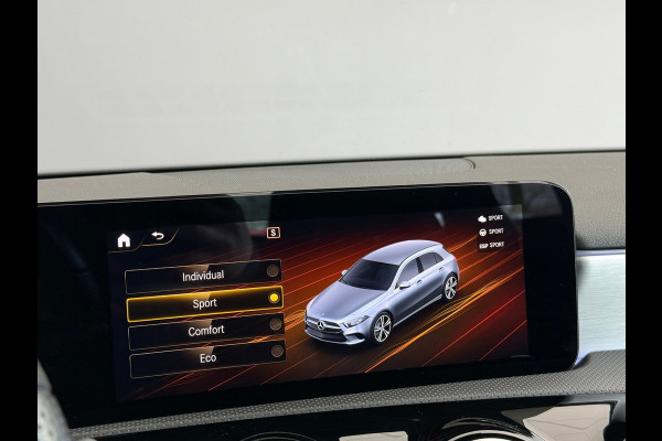 Mercedes-Benz A-Klasse 180 AMG Night Navi|Sfeer|Stoelverwarming|Dealer Onderhouden