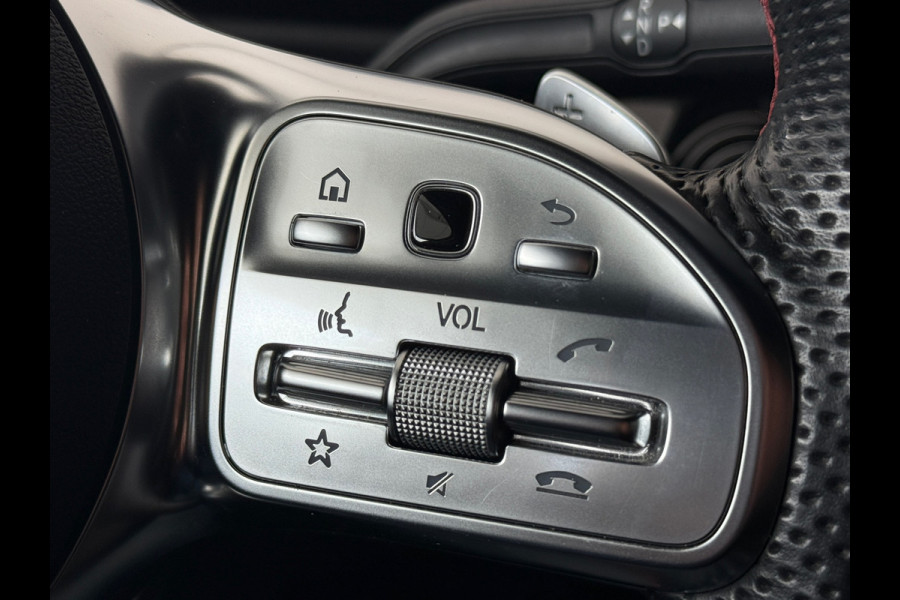 Mercedes-Benz A-Klasse 180 AMG Night Navi|Sfeer|Stoelverwarming|Dealer Onderhouden