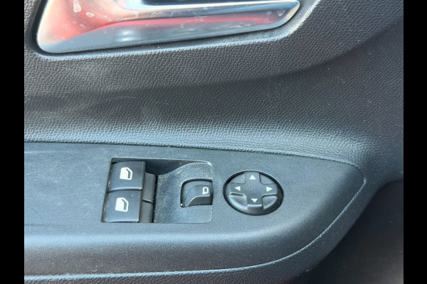 Opel Corsa Opel Corsa - 1.2 Ultimate Elegance Carplay Cruisecontr Stoel-stuurverw Camera Clima PDC KM: 45.500 !!!