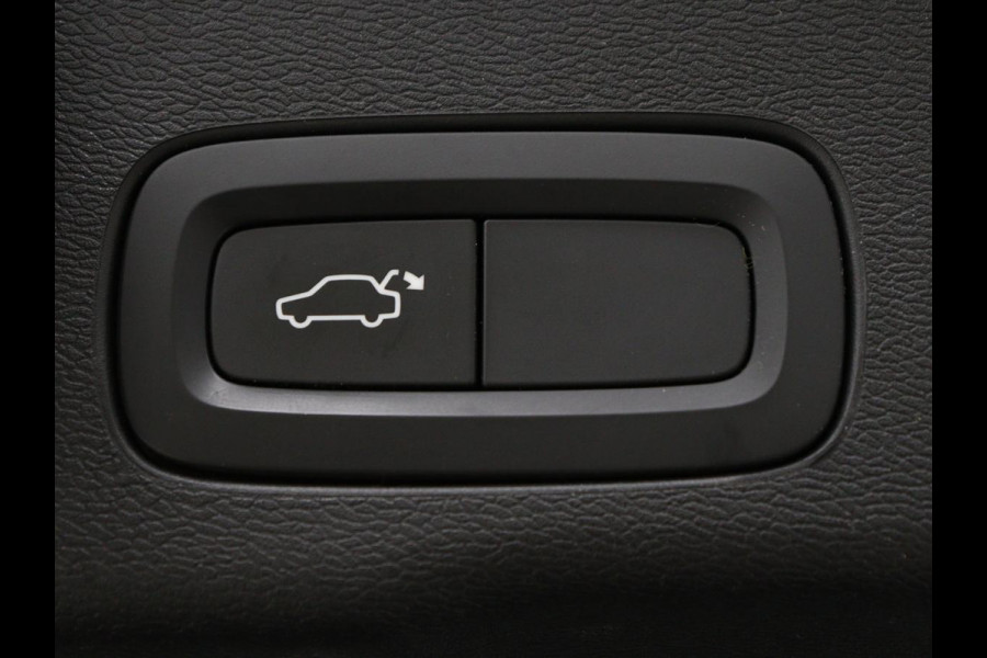 Volvo XC60 2.0 T8 Twin Engine AWD Inscription | Panoramadak | Leder | 360 Camera | Adaptive cruise | Stoelverwarming | Memory | Trekhaak | Carplay | Navigatie | Stuurverwarming | PHEV | Plug In