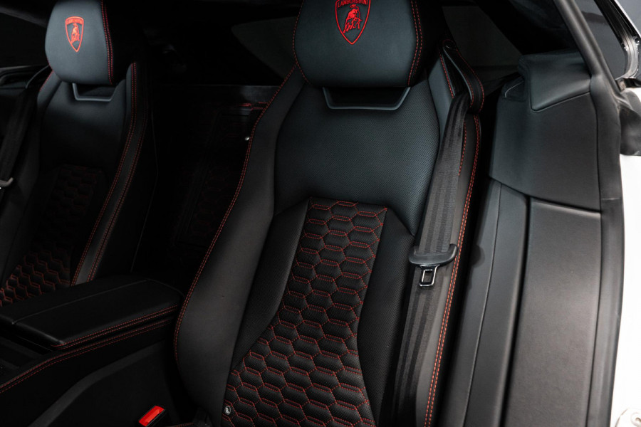 Lamborghini Urus 4.0 V8 *Novitec / B&O Advanced / Panorama / Stoelventilatie + massage / HUD*