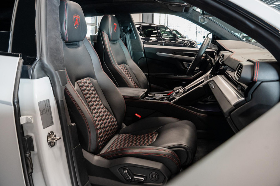 Lamborghini Urus 4.0 V8 *Novitec / B&O Advanced / Panorama / Stoelventilatie + massage / HUD*