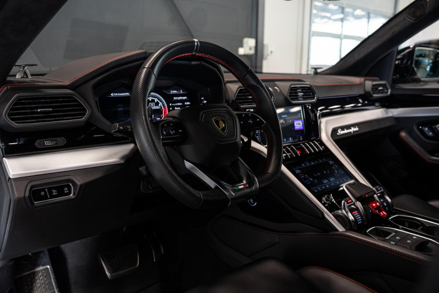 Lamborghini Urus 4.0 V8 *Novitec / B&O Advanced / Panorama / Stoelventilatie + massage / HUD*