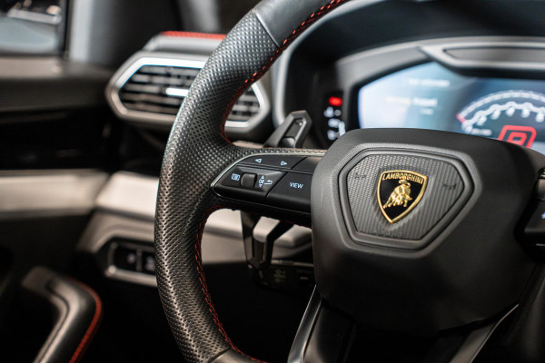 Lamborghini Urus 4.0 V8 *Novitec / B&O Advanced / Panorama / Stoelventilatie + massage / HUD*