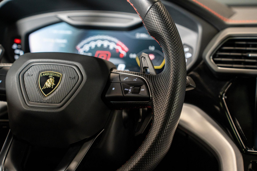 Lamborghini Urus 4.0 V8 *Novitec / B&O Advanced / Panorama / Stoelventilatie + massage / HUD*