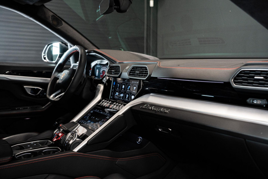 Lamborghini Urus 4.0 V8 *Novitec / B&O Advanced / Panorama / Stoelventilatie + massage / HUD*