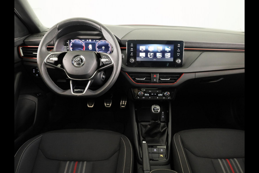 Škoda Kamiq 1.0 TSI Monte Carlo 115 pk | Verlengde garantie | Navigatie via App | Panoramadak | Parkeersensoren | Achteruitrijcamera | Stoelverwarming |