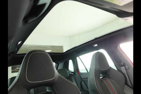 Škoda Kamiq 1.0 TSI Monte Carlo 115 pk | Verlengde garantie | Navigatie via App | Panoramadak | Parkeersensoren | Achteruitrijcamera | Stoelverwarming |