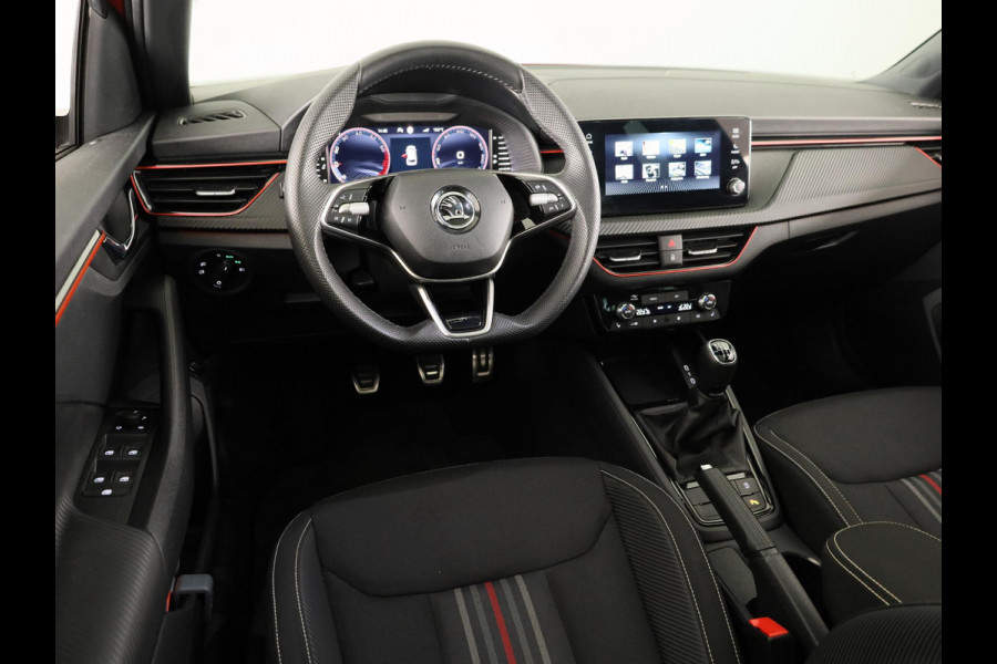 Škoda Kamiq 1.0 TSI Monte Carlo 115 pk | Verlengde garantie | Navigatie via App | Panoramadak | Parkeersensoren | Achteruitrijcamera | Stoelverwarming |