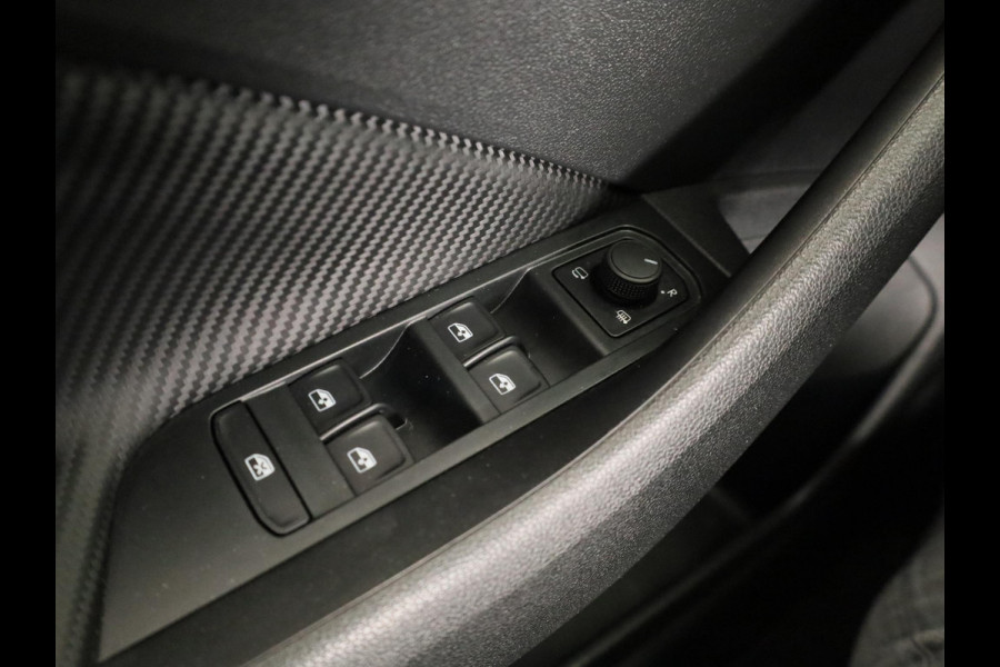 Škoda Kamiq 1.0 TSI Monte Carlo 115 pk | Verlengde garantie | Navigatie via App | Panoramadak | Parkeersensoren | Achteruitrijcamera | Stoelverwarming |