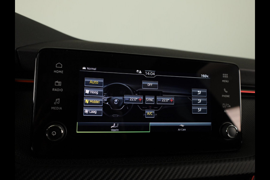 Škoda Kamiq 1.0 TSI Monte Carlo 115 pk | Verlengde garantie | Navigatie via App | Panoramadak | Parkeersensoren | Achteruitrijcamera | Stoelverwarming |