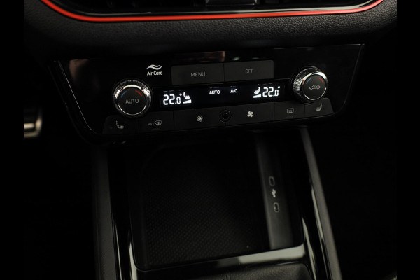 Škoda Kamiq 1.0 TSI Monte Carlo 115 pk | Verlengde garantie | Navigatie via App | Panoramadak | Parkeersensoren | Achteruitrijcamera | Stoelverwarming |