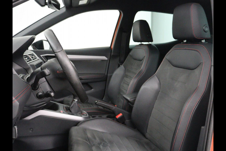 Seat Arona 1.5 TSI EVO FR Intens | Stoelverwarming | Leder/Alcantara | Full LED | Adaptive cruise | Camera | Dodehoek detectie | Carplay | Navigatie | Climate control | Park Assist | Keyless