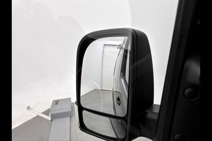 Mercedes-Benz Sprinter 317 1.9 CDI L2H2 Select Navigatie Trekhaak 3500kg Parkeerpakket Betimmering Stoelverwarming