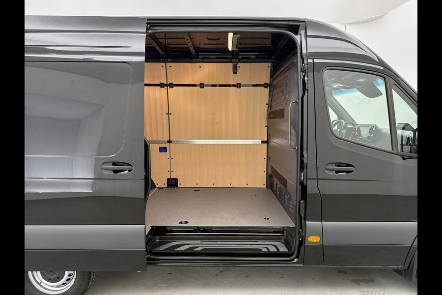 Mercedes-Benz Sprinter 317 1.9 CDI L2H2 Select Navigatie Trekhaak 3500kg Parkeerpakket Betimmering Stoelverwarming