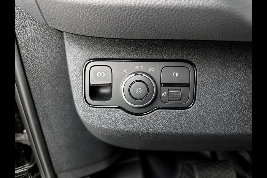 Mercedes-Benz Sprinter 317 1.9 CDI L2H2 Select Navigatie Trekhaak 3500kg Parkeerpakket Betimmering Stoelverwarming