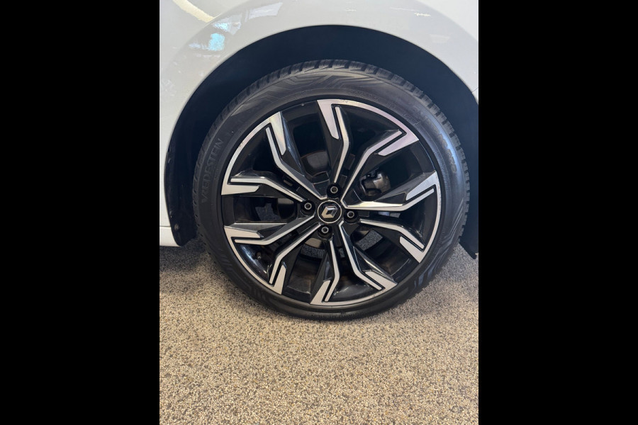 Renault Clio 1.0 TCe Intens / Apple Carplay / Lm velgen / Lage km stand