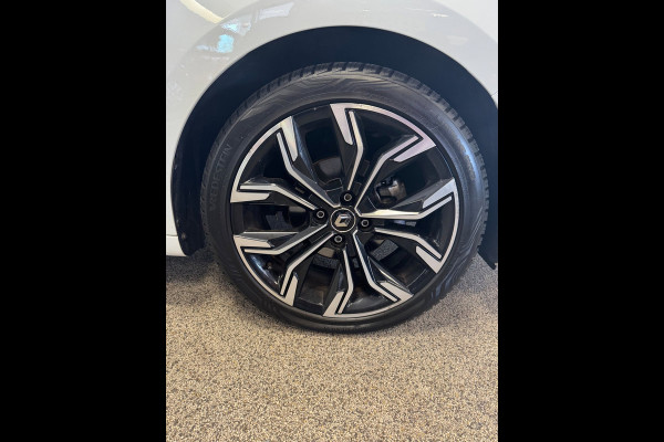 Renault Clio 1.0 TCe Intens / Apple Carplay / Lm velgen / Lage km stand