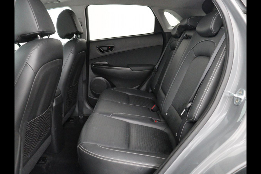 Hyundai Kona 1.6 GDI HEV Premium Sky | Schuifdak | Leder | Stoelventilatie | Adaptive cruise | Trekhaak | Head-Up | Carplay | Camera | Achterbankverwarming | Navigatie | Keyless | Climate control