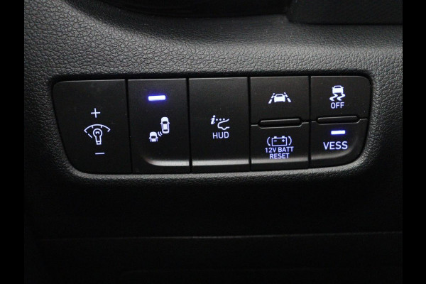 Hyundai Kona 1.6 GDI HEV Premium Sky | Schuifdak | Leder | Stoelventilatie | Adaptive cruise | Trekhaak | Head-Up | Carplay | Camera | Achterbankverwarming | Navigatie | Keyless | Climate control