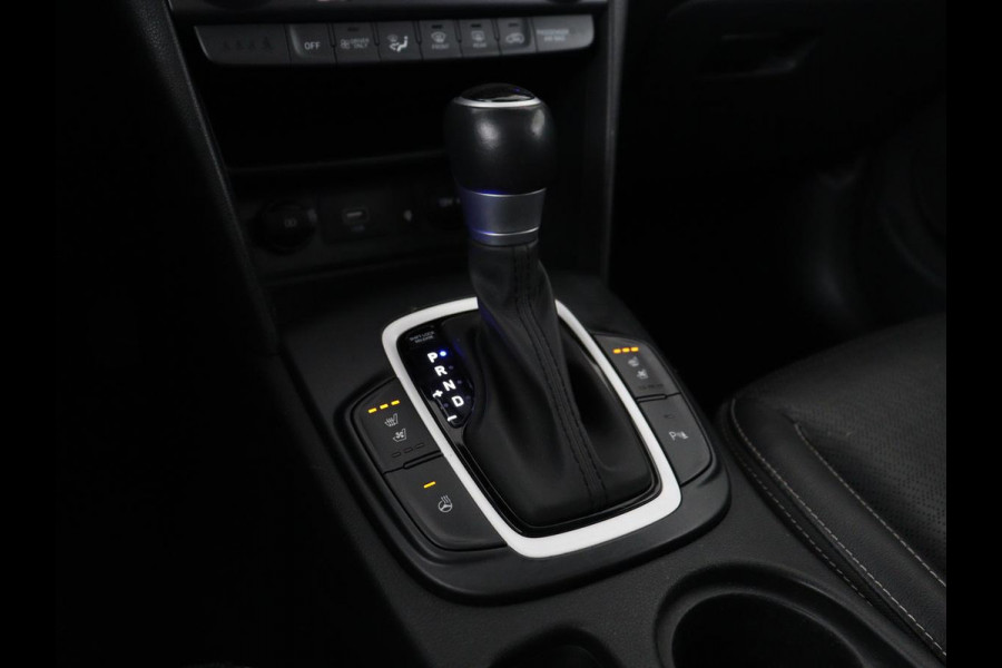 Hyundai Kona 1.6 GDI HEV Premium Sky | Schuifdak | Leder | Stoelventilatie | Adaptive cruise | Trekhaak | Head-Up | Carplay | Camera | Achterbankverwarming | Navigatie | Keyless | Climate control