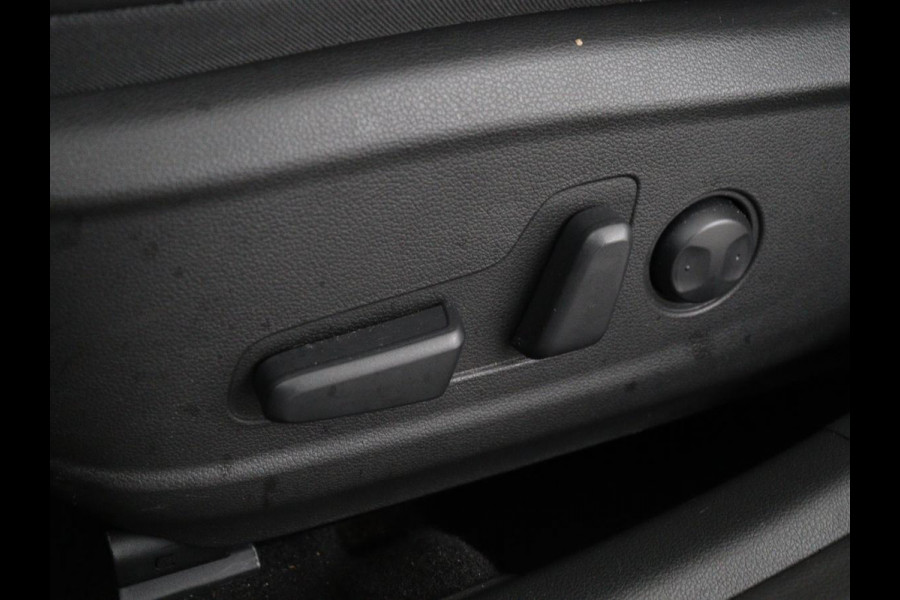 Hyundai Kona 1.6 GDI HEV Premium Sky | Schuifdak | Leder | Stoelventilatie | Adaptive cruise | Trekhaak | Head-Up | Carplay | Camera | Achterbankverwarming | Navigatie | Keyless | Climate control