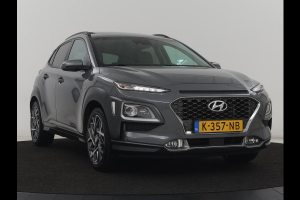 Hyundai Kona 1.6 GDI HEV Premium Sky | Schuifdak | Leder | Stoelventilatie | Adaptive cruise | Trekhaak | Head-Up | Carplay | Camera | Achterbankverwarming | Navigatie | Keyless | Climate control