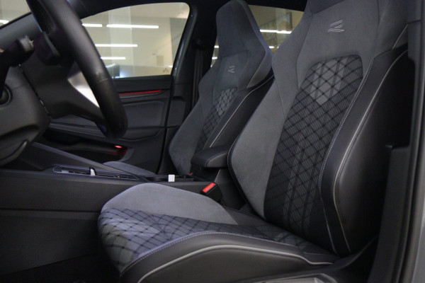 Volkswagen Golf 1.5 eTSI R-Line Pano/HUD/H&K/CAM/BLINDESPOT/BOMVOL